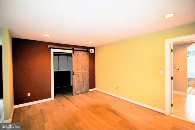 Building Photo - 1506 Chain Bridge Ct