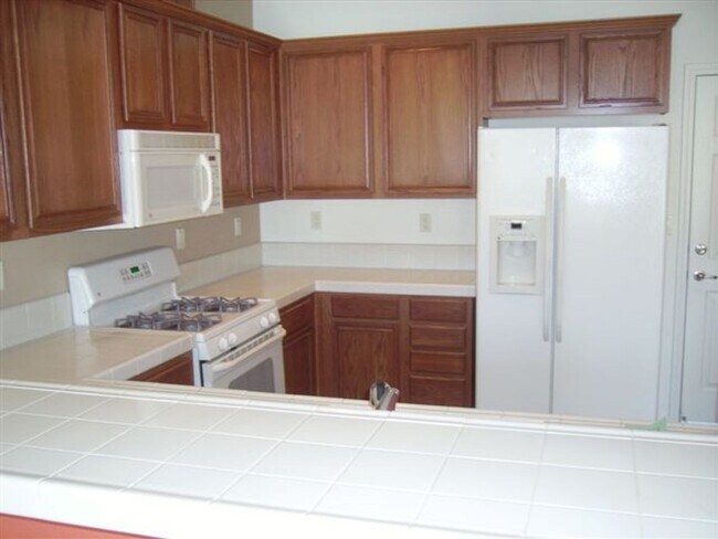 Building Photo - Large Master Suite - Tankless Water Heater...