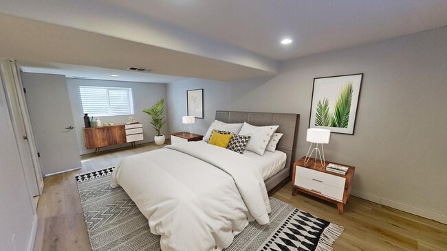 Building Photo - 2698 S Jasmine St