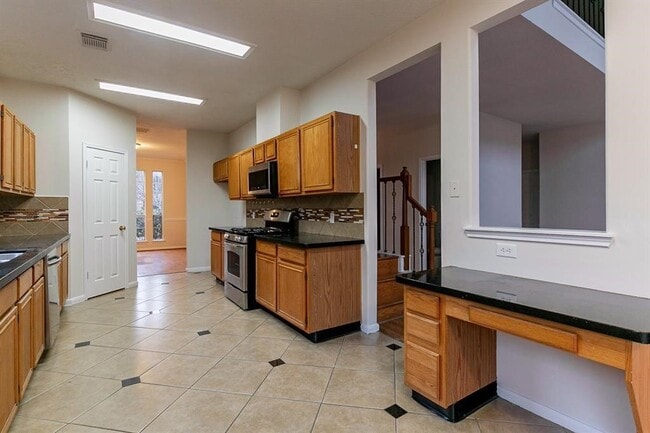 Building Photo - 8315 Mission Estates Dr