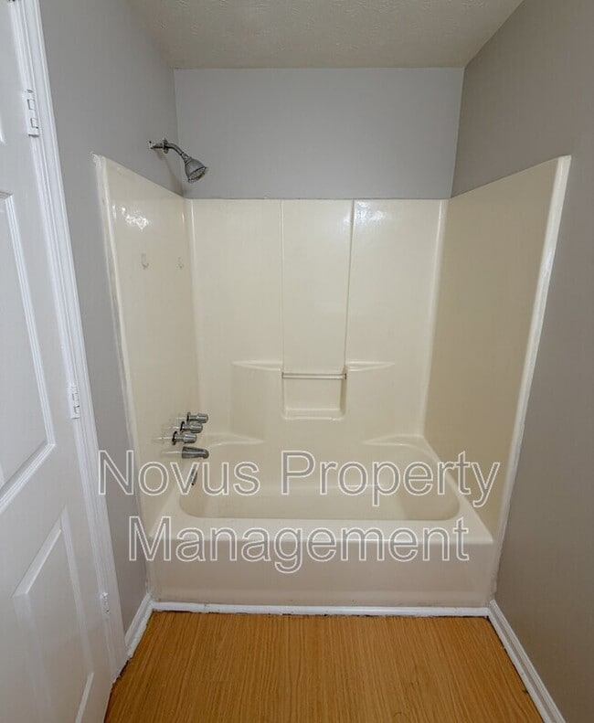 Building Photo - 710 Fertilla St