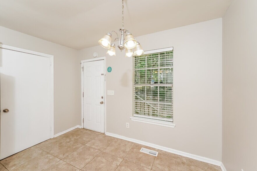 Building Photo - 1684 Brewster Rd