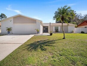 Building Photo - Beautiful Valrico Home | No Carpet + Screened Patio + Bonus Room