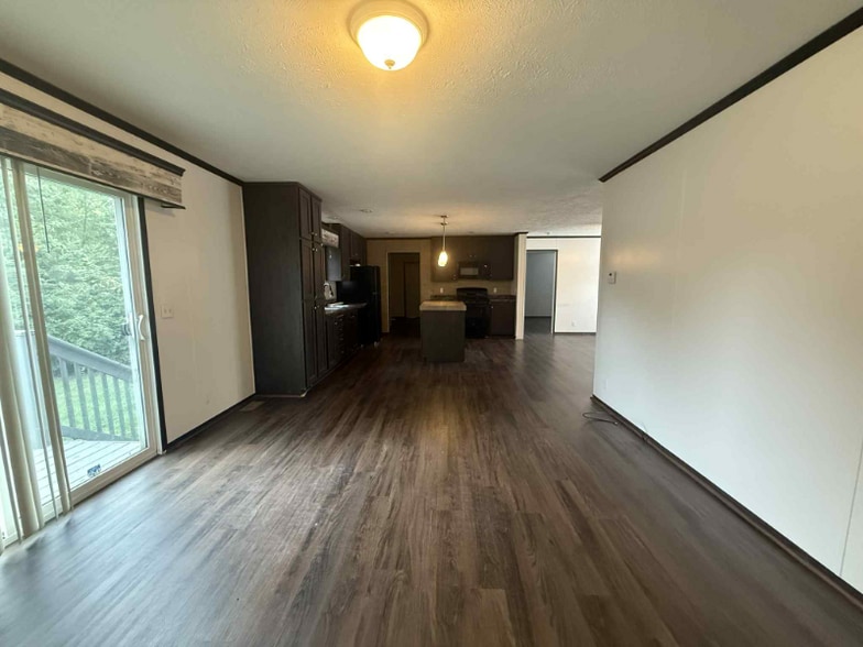 Building Photo - 1236 N Oaklane Rd