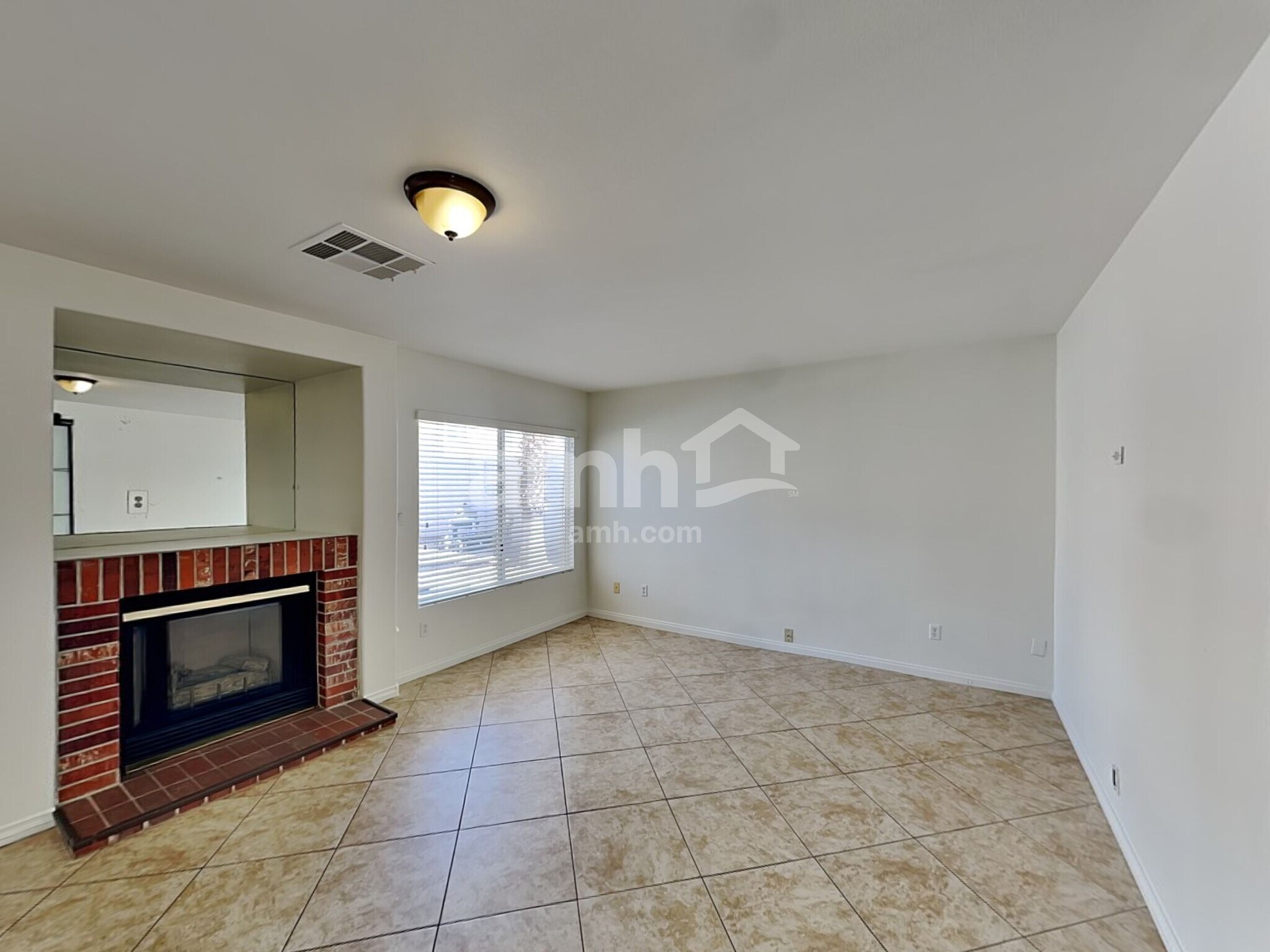 Building Photo - 2678 African Violet Ave