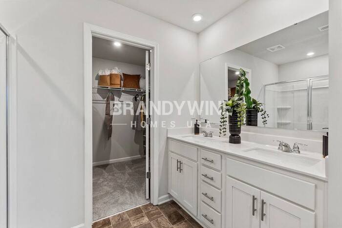 Building Photo - 2421 Appalachian Trl Dr