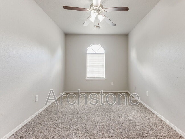 Building Photo - 4501 Meadowvale Dr