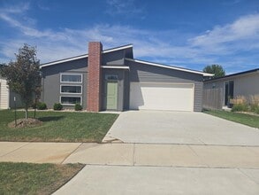 Building Photo - 3-bed, 2 bath Single Family Home for Rent!