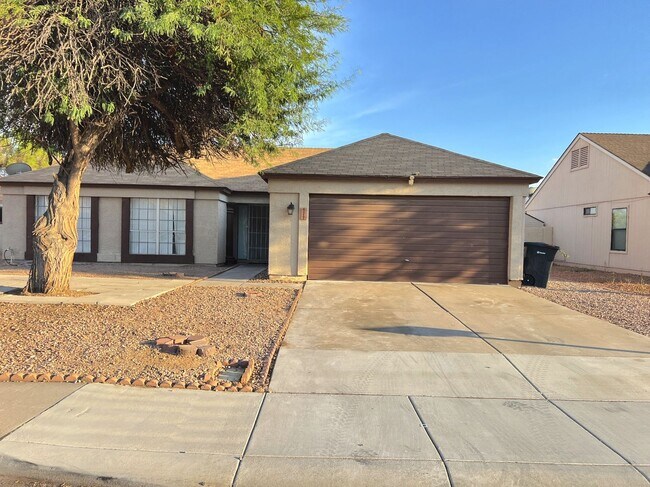 Building Photo - Open Hse  6-20-26.  12-1pm.  LARGE REMODELED 4BR 2BA HOUSE WITH GARAGE, GRANITE COUNTERS, BUILT-I...