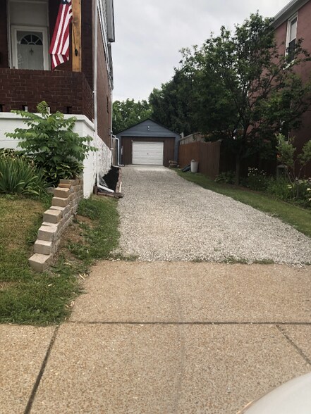 Building Photo - 6724 McCune Ave