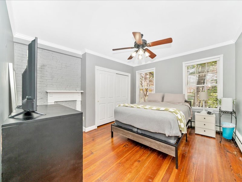 Building Photo - 313 S Market St