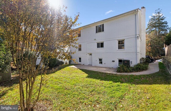 Building Photo - 5203 Nahant St