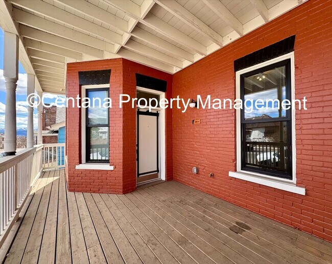Building Photo - 661 S Main St