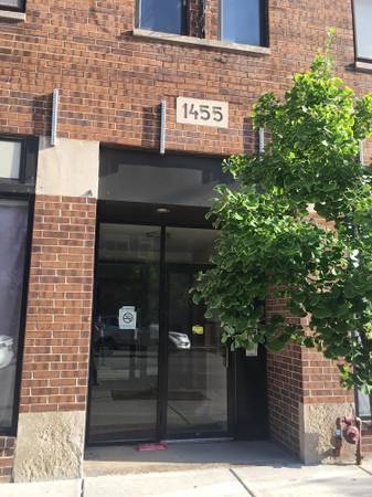 Building Photo - 1455 W Fullerton Ave