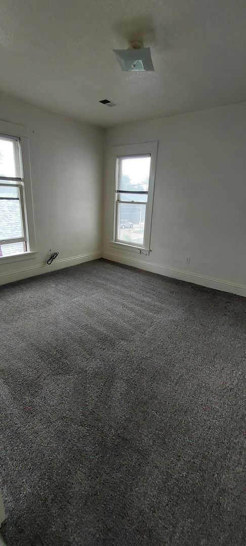 Building Photo - (1614 8th Ave)