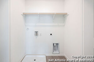 Building Photo - 10802 Soupe Cove