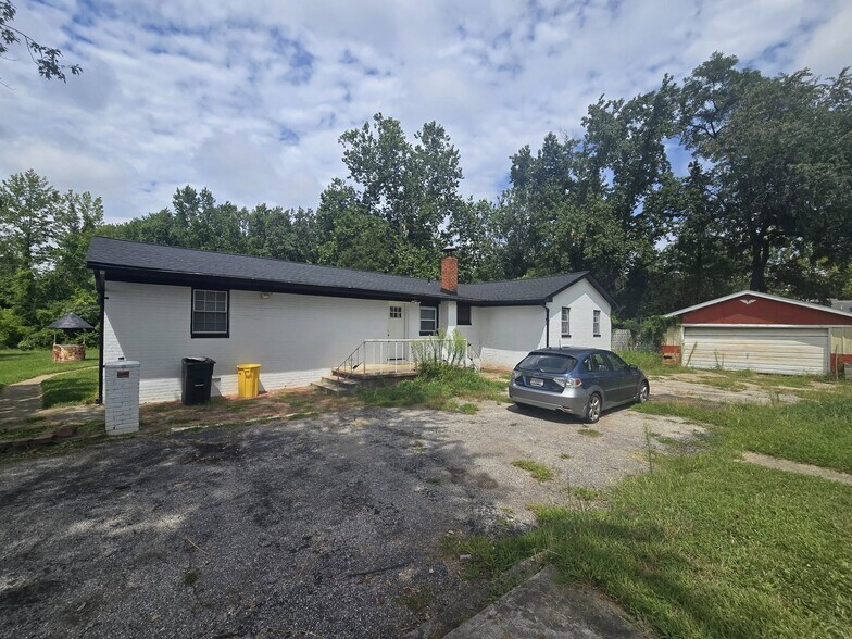 Building Photo - 7339 Green Acres Dr