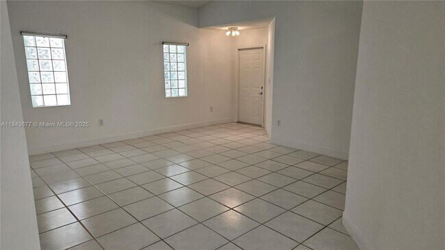 Building Photo - 5084 NW 112th Ct