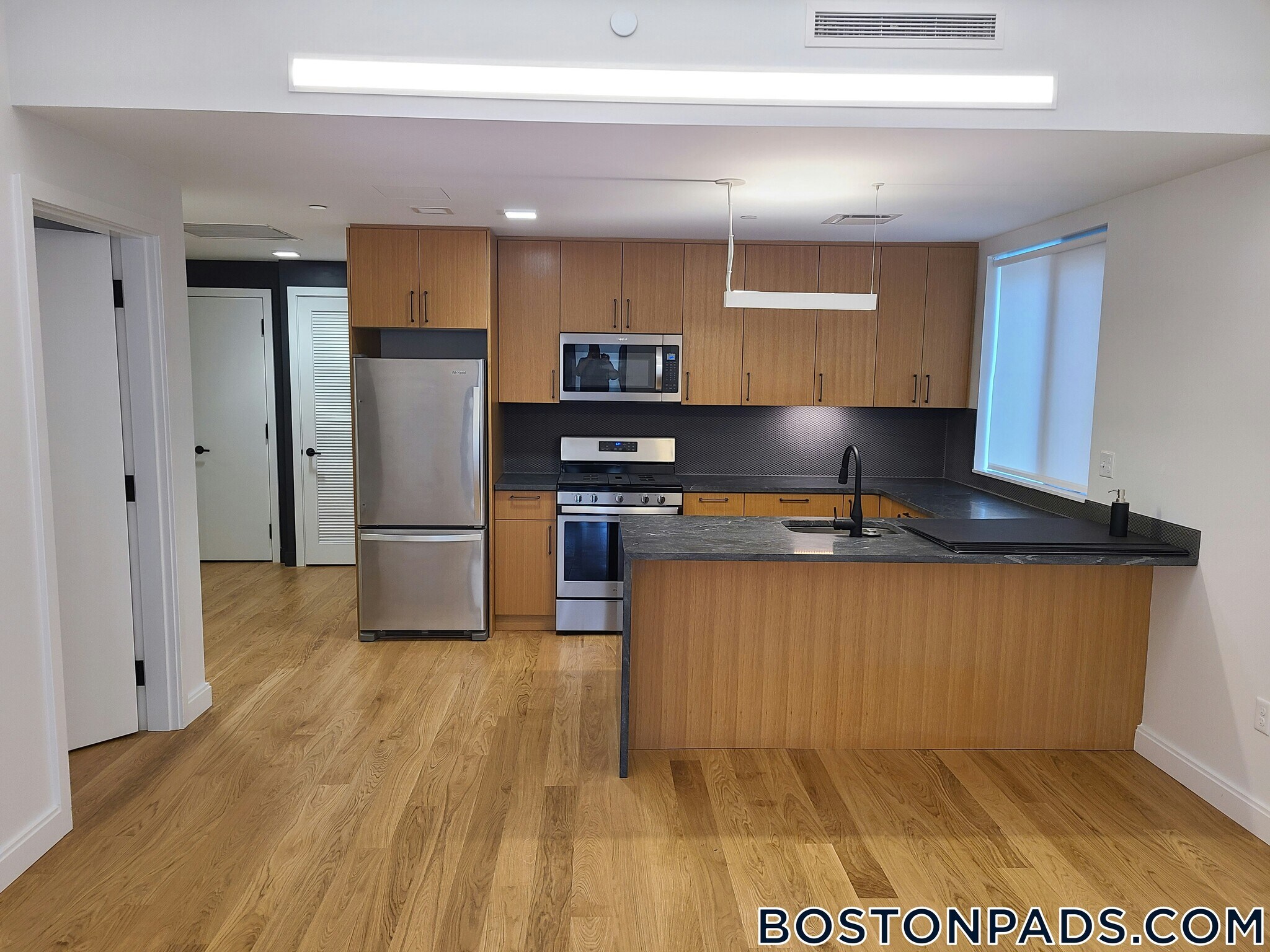 Building Photo - 83 Gardner St