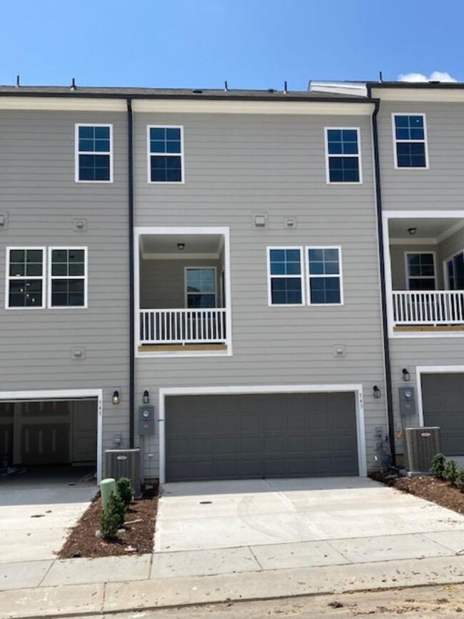 Building Photo - 543 Bistle Drive - Bev Roberts Rentals and...
