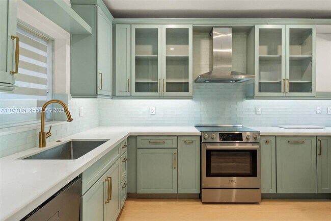 Building Photo - 9002 SW 62nd Terrace