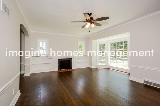 Building Photo - Lovely Updated Home in Shaftesbury Ave