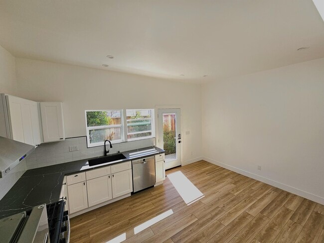 Building Photo - 2711 W 60th St