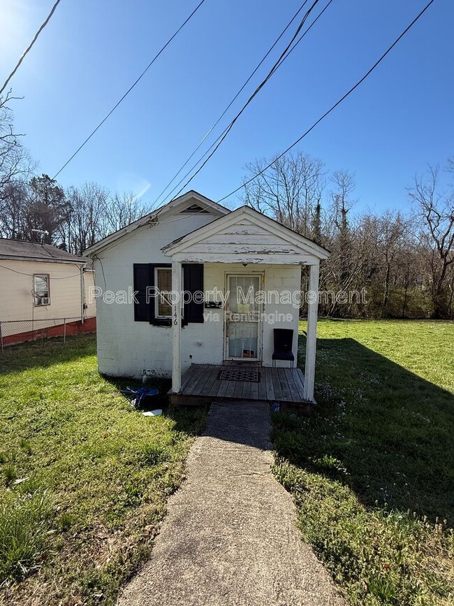 Building Photo - 146 St Mark St