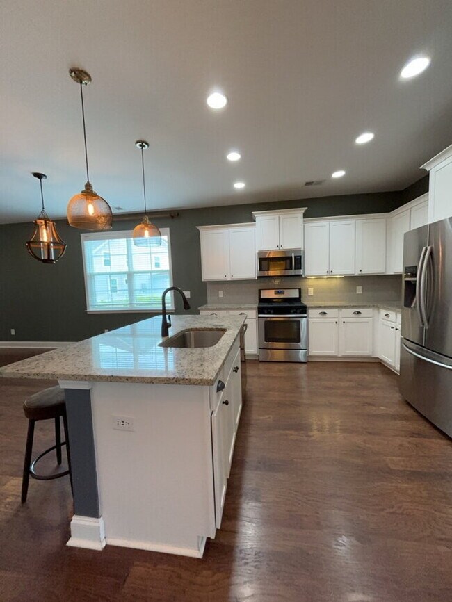 Building Photo - 373 Whispering Breeze Ln