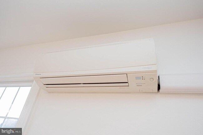 Building Photo - 308 N Division St