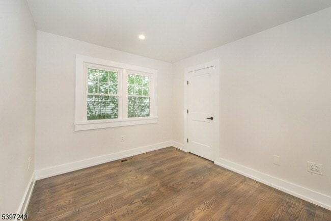 Building Photo - 266 Elmwood Ave