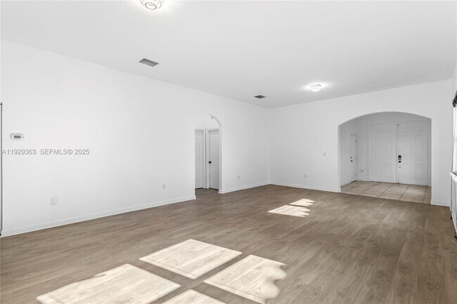 Building Photo - 3560 W 88th St