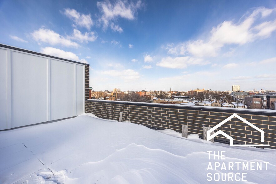 Building Photo - 1624 W Grand Ave