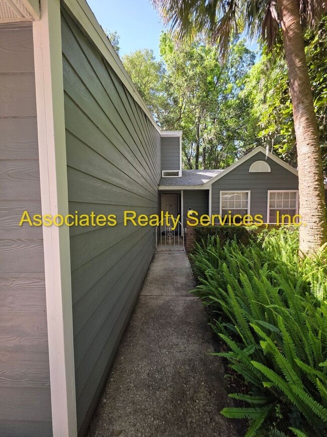 Building Photo - Mill Pond accross from G'ville Health and Fitness