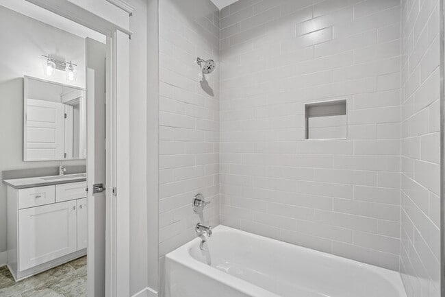 Building Photo - 501B Waycross Dr