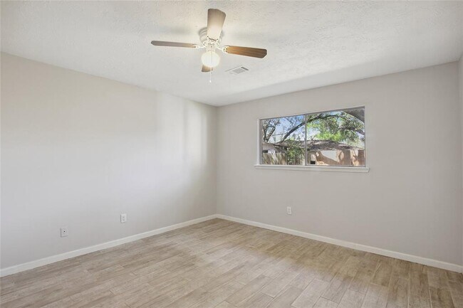 Building Photo - 959 Wavecrest Ln