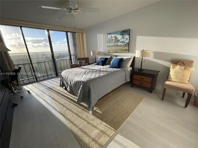 Building Photo - 5047 N Hwy A1A