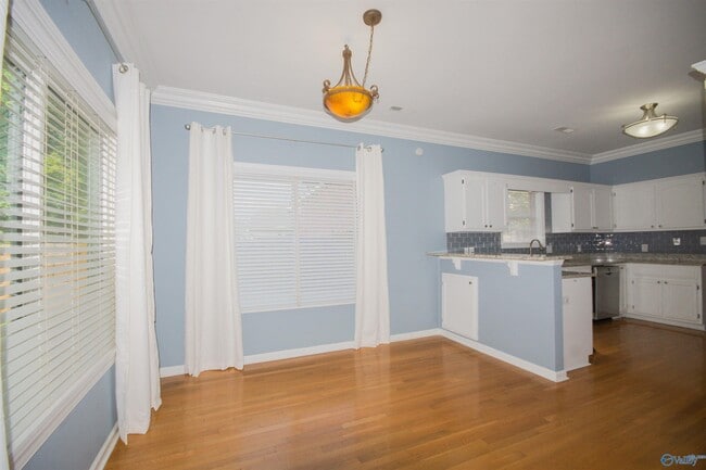 Building Photo - 104 Lancaster Ct SW