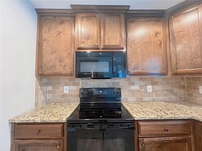 Building Photo - 5332 Lawson Lake Dr