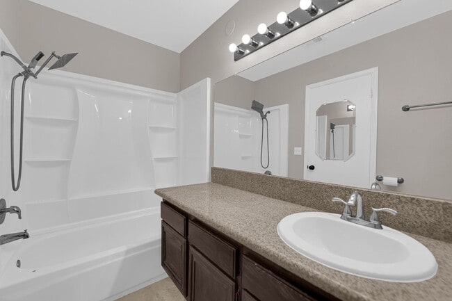 Building Photo - Charming 3 Bedroom ,2 bathroom in Paradise...