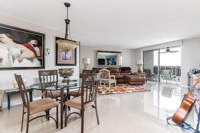 Building Photo - 3912 S Ocean Blvd