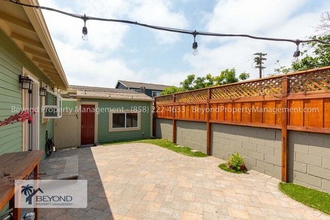 Building Photo - CHARMING 2 BEDROOM CRAFTSMAN BUNGALOW IN T...