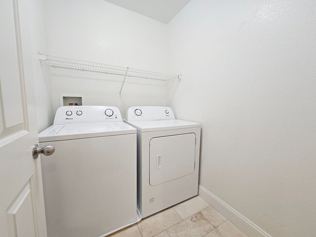 Building Photo - GORGEOUS 4BD/3BA IN SILVERADO RANCH