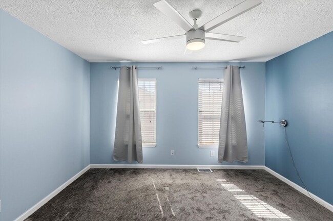 Building Photo - Charming 2-Bedroom home with Front and Rear Balconies