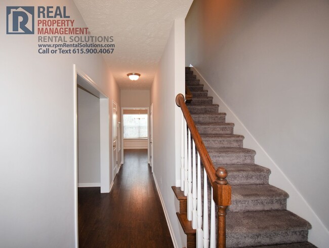 Building Photo - 3 bedroom 2.5 bath townhome; great locatio...