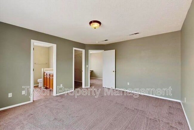 Building Photo - 10027 Silverton Dr NW