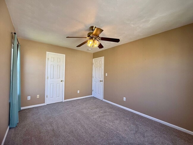 Building Photo - Beautiful 4 Bedroom Home for Rent – Pet Fr...