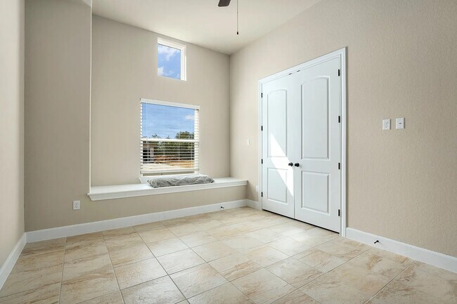 Building Photo - 120 Parlin Ln