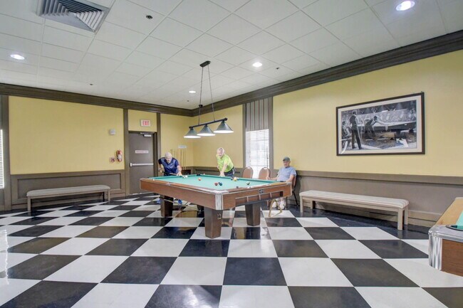 Building Photo - 413 Normandy Ln