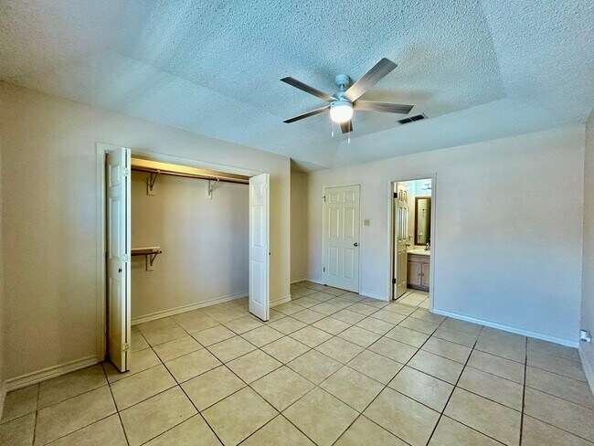 Building Photo - 201 Martingale